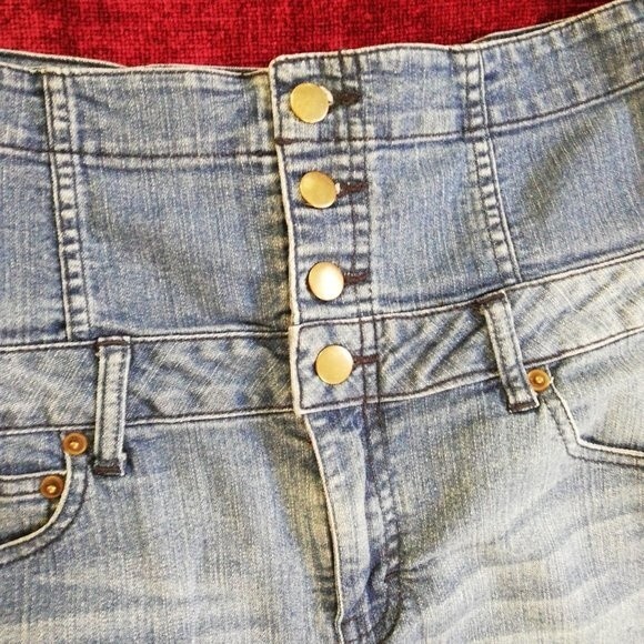 Forever 21 High Waisted Button Front Denim Shorts Size 29 - Picture 3 of 8